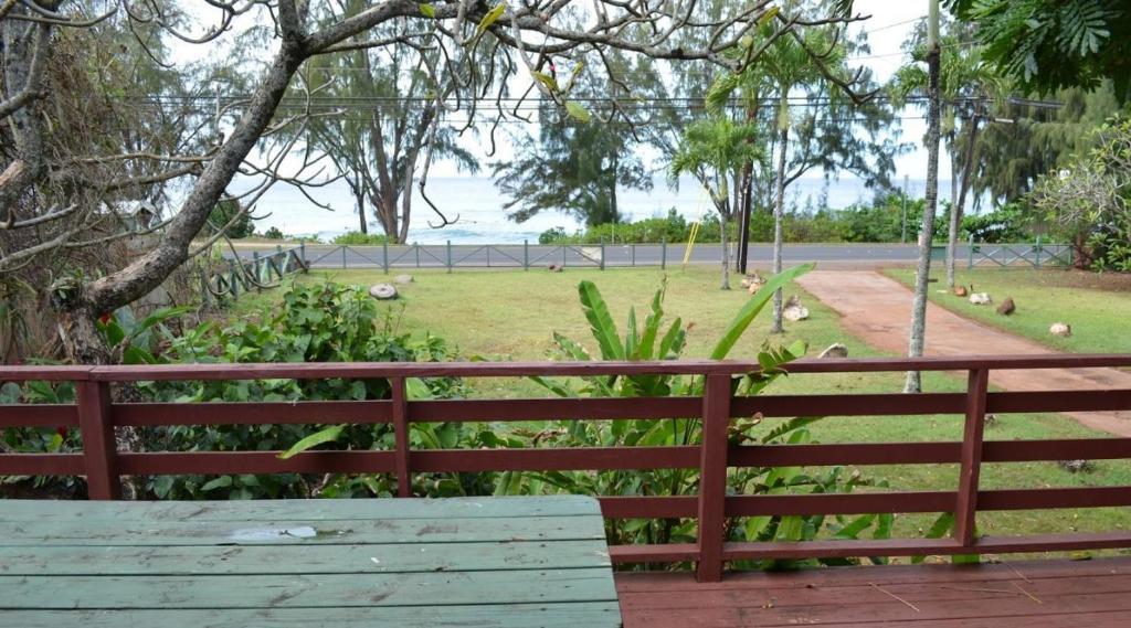 Backpackers Vacation Inn And Plantation Village Pupukea Екстериор снимка